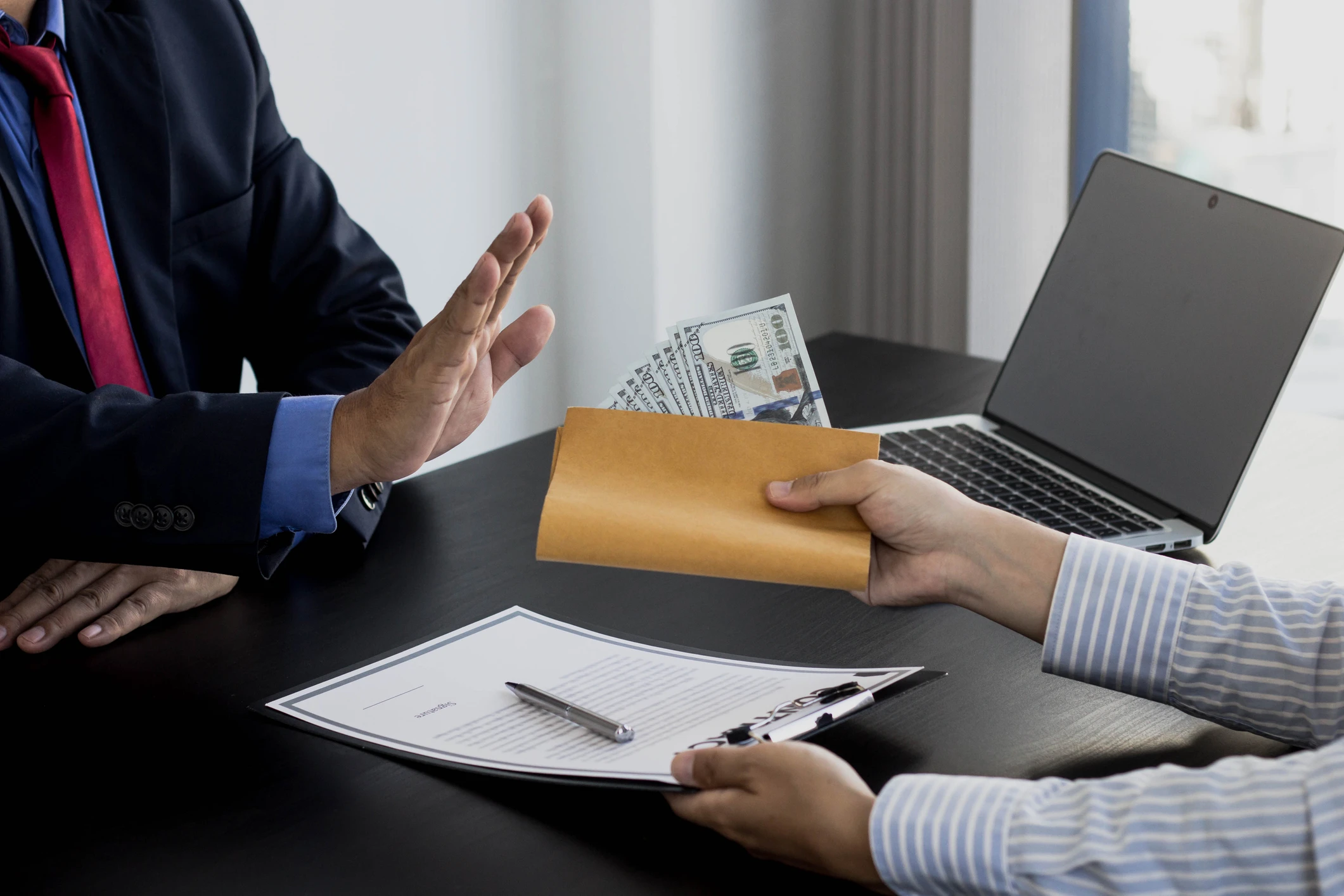 Emtrain's Global Anti-Bribery & Corruption Training Course